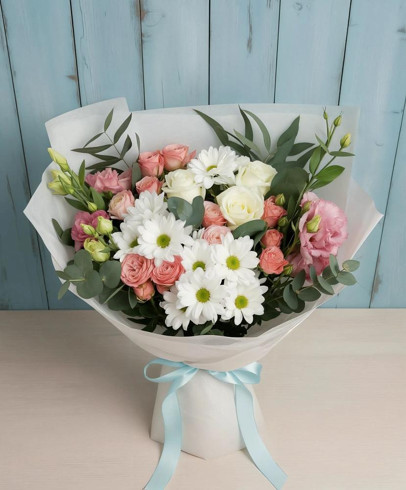 Букет цветов из: Розы, Лизиантусы и Хризантемы в Петино