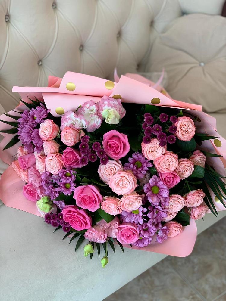 Букет цветов из: Хризантемы, Розы и Лизиантусы в Петино