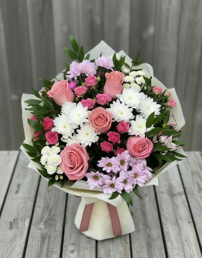 Букет цветов из: Альстромерии, Гвоздики, Розы и Хризантемы в Петино