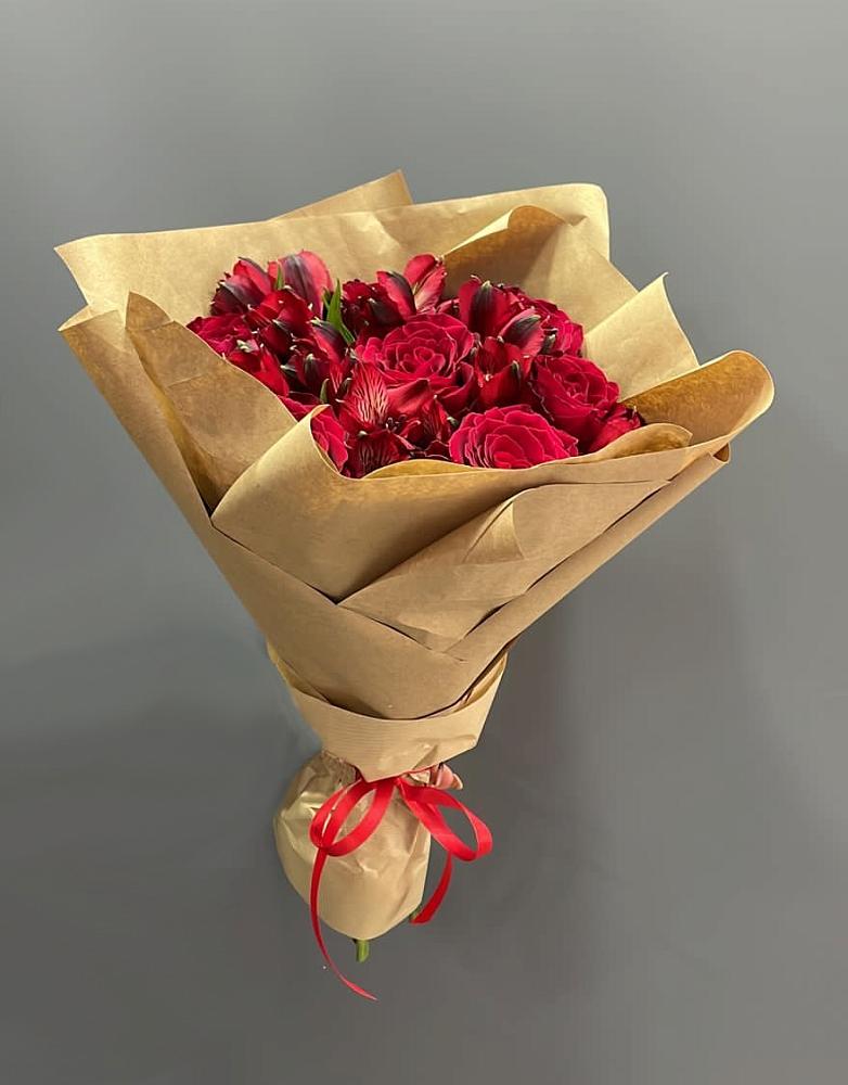 Букет цветов из: Альстромерии и Розы в Петино