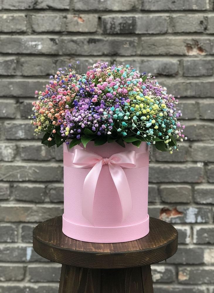 Цветочная композиция из Гипсофила и Розы в шляпной коробке в Петино