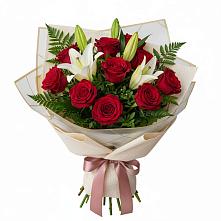 Букет цветов из:  Лилии и Розы в Петино