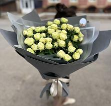 Букет Белые кустовые розы Солинеро в Петино
