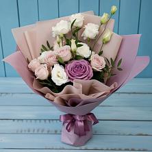 Букет цветов из:  Розы и Лизиантусы в Петино