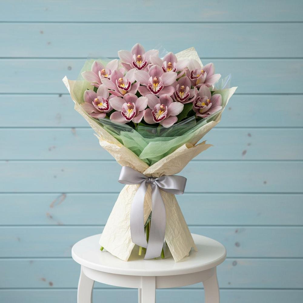 Букет цветов из: Орхидеи и Розы в Петино