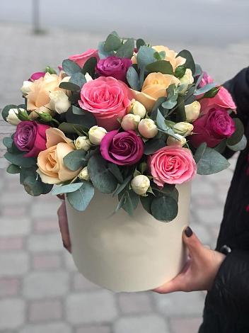 Цветочная композиция из Розы в шляпной коробке в Петино