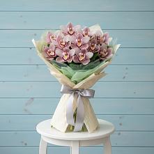 Букет цветов из:  Орхидеи и Розы в Петино