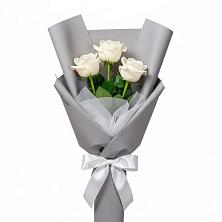 Букет 3 белые розы в Петино