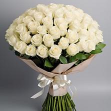 Букет 101 беля роза Белоснежка в Петино