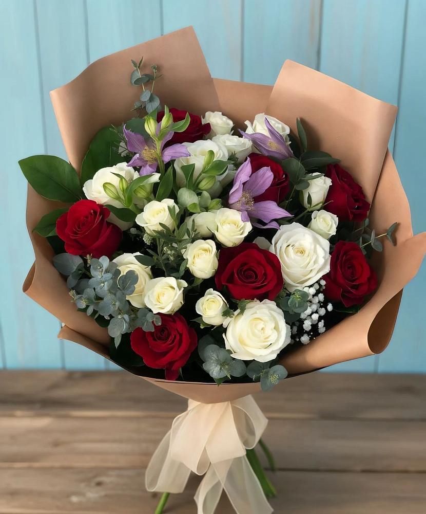 Букет цветов из: Розы и Альстромерии в Петино