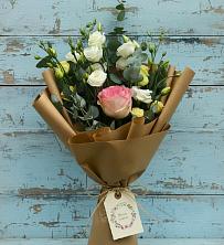 Букет цветов из:  Розы и Лизиантусы в Петино