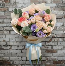 Букет цветов из:  Розы, Лизиантусы и Гвоздики #REPLACE_PRED# Петино